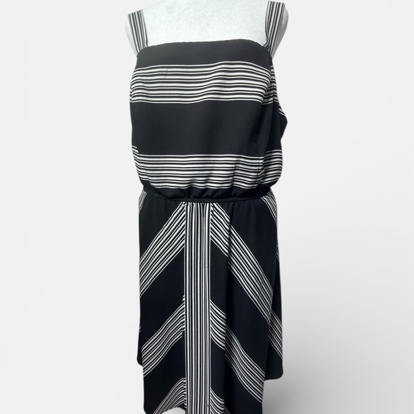 Lane Bryant Black & White Striped Fit & Flare Dress - Size 16 - Picture 2 of 8